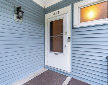 238 Saranac Avenue - Photo Thumbnail 26