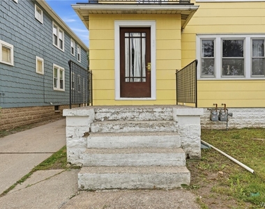 84 Woodward Avenue - Photo Thumbnail 3