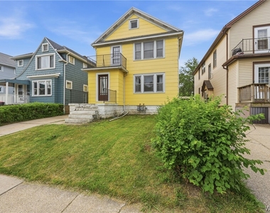 84 Woodward Avenue - Photo Thumbnail 2