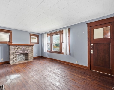 84 Woodward Avenue - Photo Thumbnail 4
