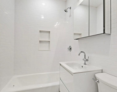 426 West 49th Street - Photo Thumbnail 5