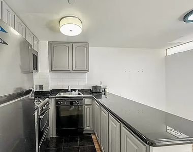 212 East 10th Street - Photo Thumbnail 5