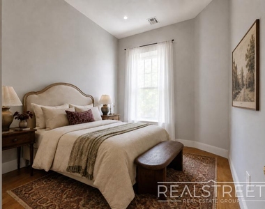 94 Lewis Avenue - Photo Thumbnail 6