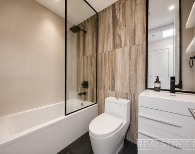94 Lewis Avenue - Photo Thumbnail 9