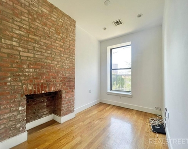 94 Lewis Avenue - Photo Thumbnail 5