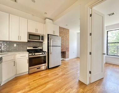 94 Lewis Avenue - Photo Thumbnail 2