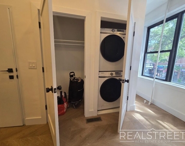 25-66 Steinway Street - Photo Thumbnail 7