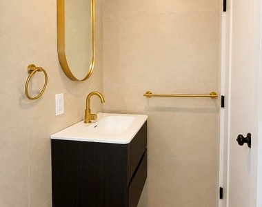 25-66 Steinway Street - Photo Thumbnail 7