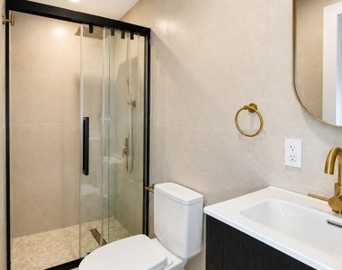 25-66 Steinway Street - Photo Thumbnail 6