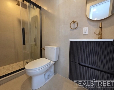 25-66 Steinway Street - Photo Thumbnail 11