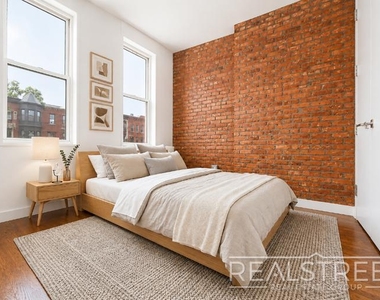 890 Jefferson Avenue - Photo Thumbnail 4