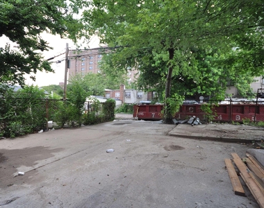 135 East 46th Street - Photo Thumbnail 9