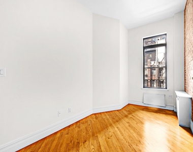 37 West 54th Street - Photo Thumbnail 4