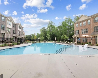 1427 Halstead Place - Photo Thumbnail 26