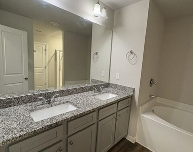 75 Madison Way - Photo Thumbnail 6