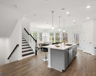 1447 Halstead Place - Photo Thumbnail 8