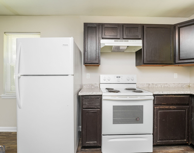 250 North Bluff Rd - Photo Thumbnail 6