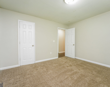 250 North Bluff Rd - Photo Thumbnail 7