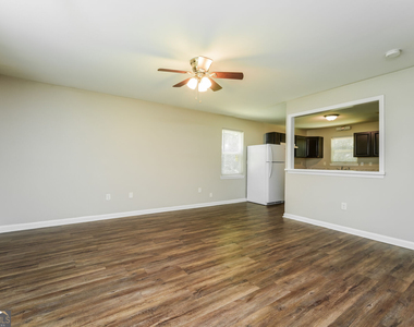 250 North Bluff Rd - Photo Thumbnail 2