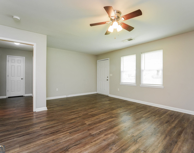 250 North Bluff Rd - Photo Thumbnail 3