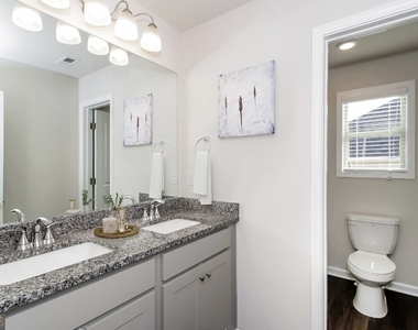 10 Silvercharm Way - Photo Thumbnail 9