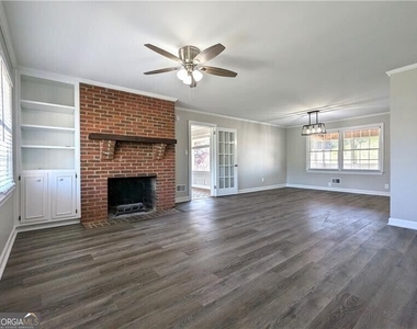 970 Bridgegate Drive Ne - Photo Thumbnail 3