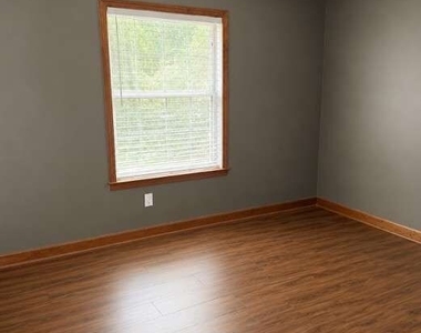 145 Gill Ln - Photo Thumbnail 1