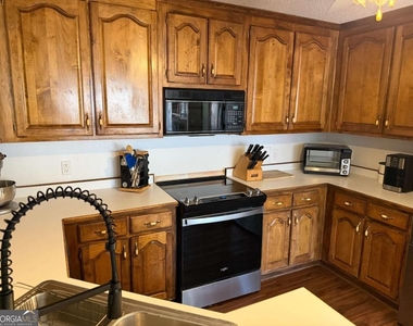 145 Gill Ln - Photo Thumbnail 3