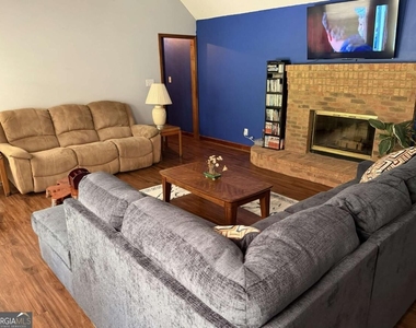 145 Gill Ln - Photo Thumbnail 7