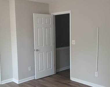 757 Crestwell Circle Sw - Photo Thumbnail 15