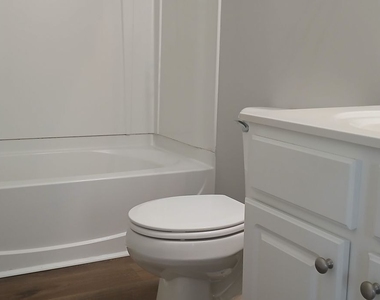 757 Crestwell Circle Sw - Photo Thumbnail 17
