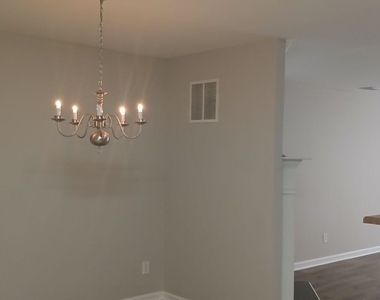 757 Crestwell Circle Sw - Photo Thumbnail 6