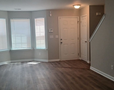 757 Crestwell Circle Sw - Photo Thumbnail 11