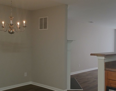 757 Crestwell Circle Sw - Photo Thumbnail 7
