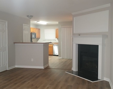757 Crestwell Circle Sw - Photo Thumbnail 3