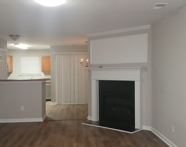 757 Crestwell Circle Sw - Photo Thumbnail 2
