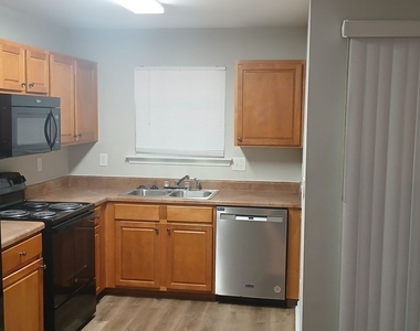 757 Crestwell Circle Sw - Photo Thumbnail 9