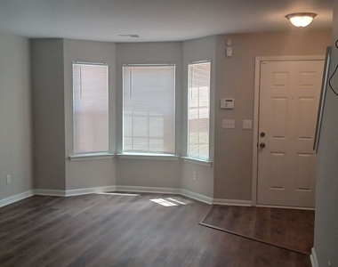 757 Crestwell Circle Sw - Photo Thumbnail 10