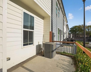 4011 Redan Road - Photo Thumbnail 2