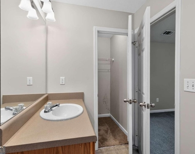 2161 Del Lago Circle Nw - Photo Thumbnail 8