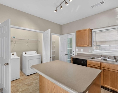 2161 Del Lago Circle Nw - Photo Thumbnail 5