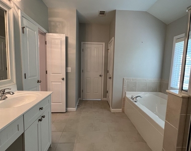 1516 Bouvier Place - Photo Thumbnail 15