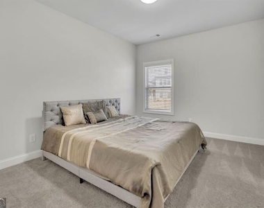 1070 Poppy Pointe - Photo Thumbnail 20