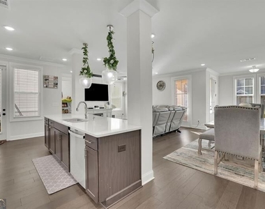 1070 Poppy Pointe - Photo Thumbnail 10