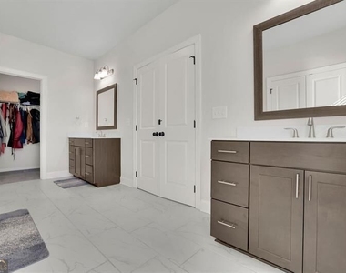 1070 Poppy Pointe - Photo Thumbnail 18