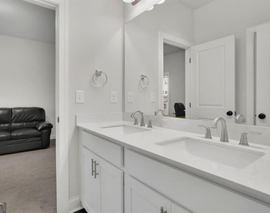1070 Poppy Pointe - Photo Thumbnail 23