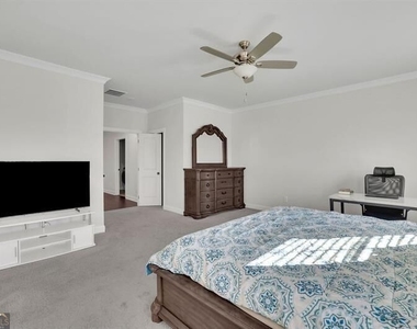1070 Poppy Pointe - Photo Thumbnail 16