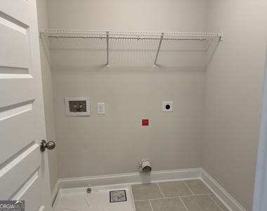 3517 Lockaby Way - Photo Thumbnail 9