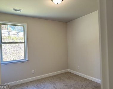 3517 Lockaby Way - Photo Thumbnail 6