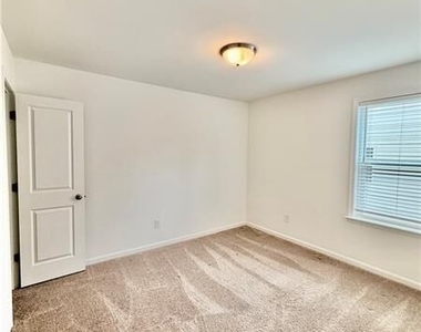 215 Foxhill Drive - Photo Thumbnail 33